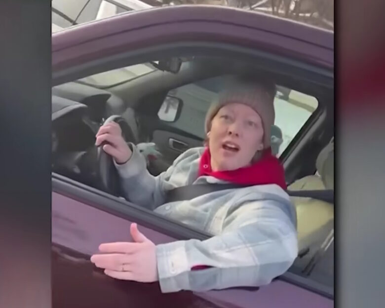 Η 37χρονη Ρενέ Γκουντ λίγες στιγμές προτού χάσει τη ζωή της από τα πυρά του ομοσπονδιακού πράκτορα στη Μινεάπολη των ΗΠΑ