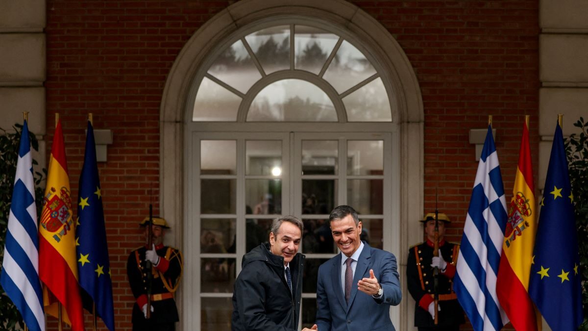 Ο Κυριάκος Μητσοτάκης και ο Πέδρο Σάντσεθ