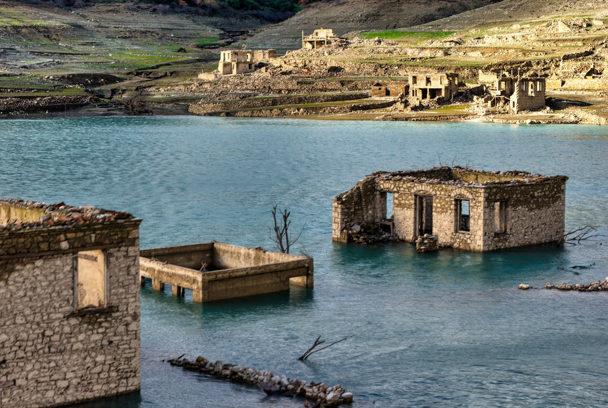 Χαμηλή η στάθμη της λίμνης του φράγματος Μόρνου παρά τις τελευταίες βροχοπτώσεις