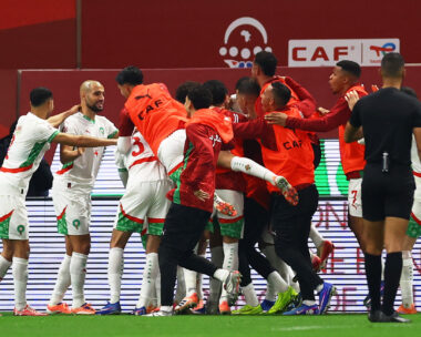 Οι παίκτες του Μαρόκο πανηγυρίζουν