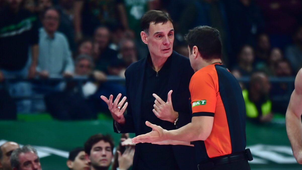 Ο Μπαρτζώκας στο Παναθηναϊκός - Ολυμπιακός (EUROKINISSI)