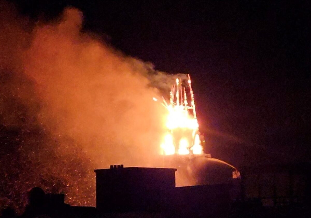 Φωτιά σε ναό