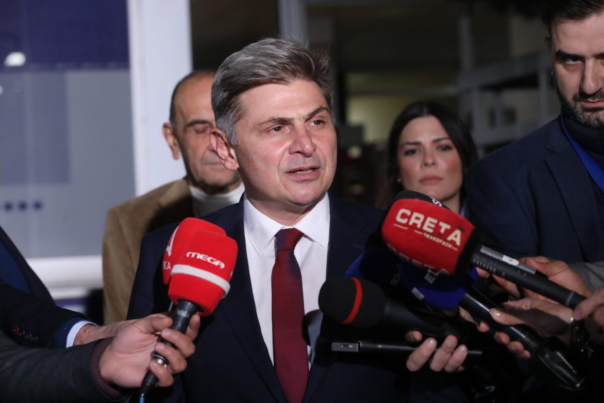 Ο Νίκος Φαραντούρης