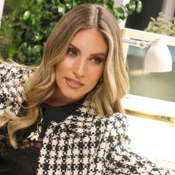 Αθηνά Οικονομάκου