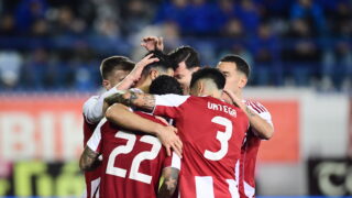 Οι παίκτες του Ολυμπιακού πανηγυρίζουν σε αγώνα της Super League (ΓΙΩΡΓΟΣ ΜΑΤΘΑΙΟΣ