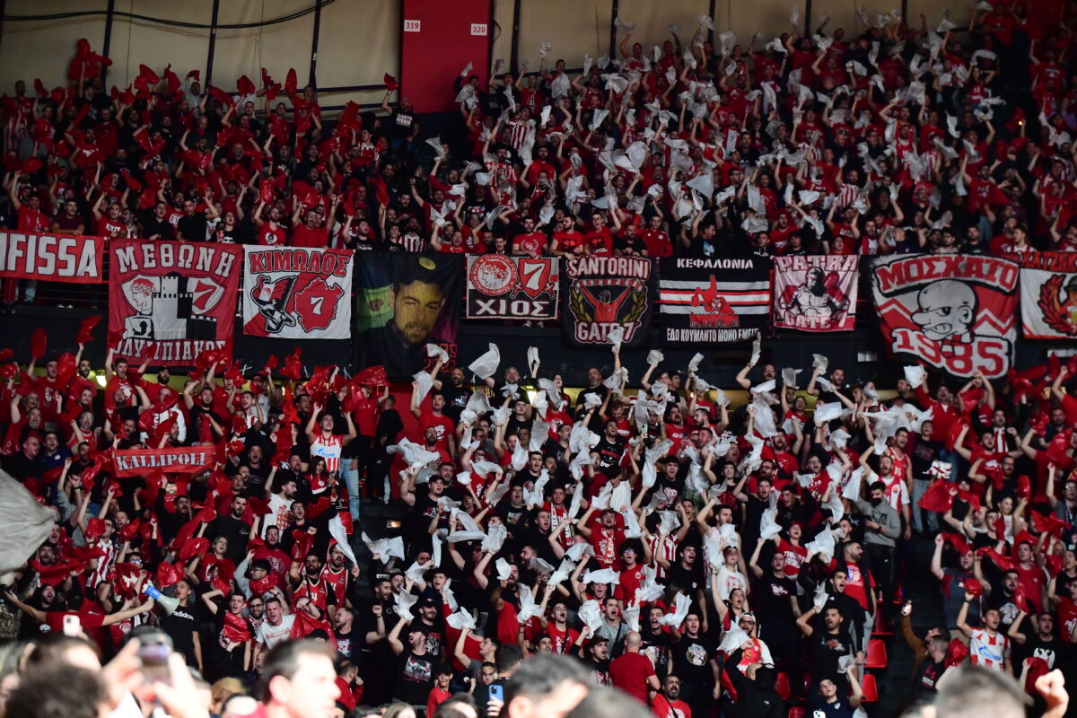 Οι οπαδοί του Ολυμπιακού στο ΣΕΦ (KLODIAN LATO