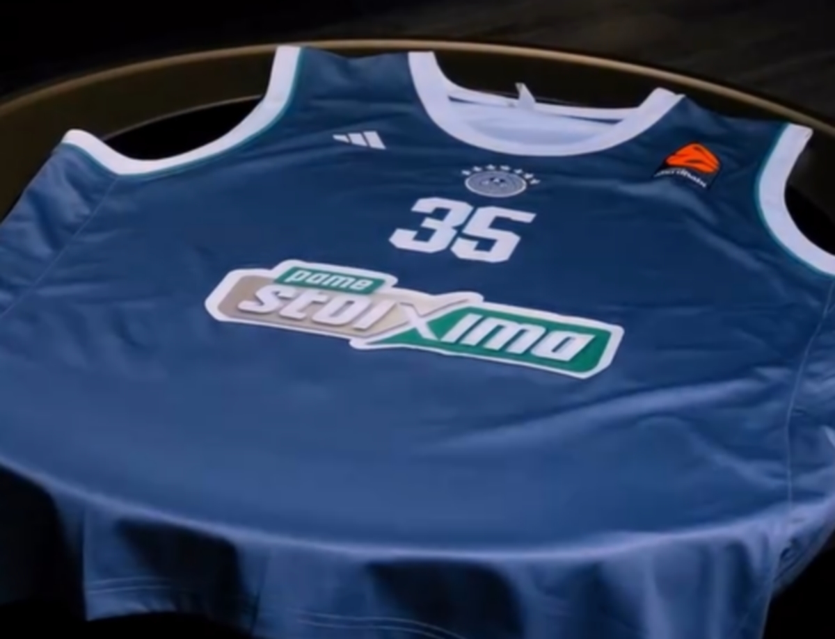 Ο Παναθηναϊκός παρουσίασε την τρίτη φανέλα του με τον Κένεθ Φαρίντ