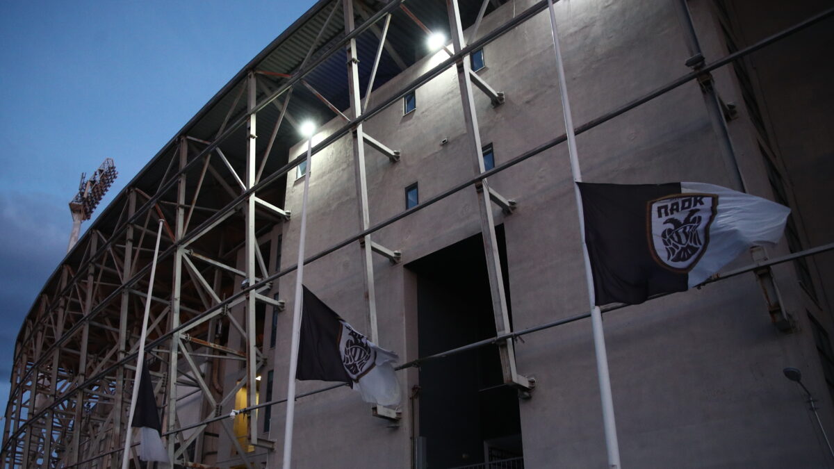 Μεσίστιες οι σημαίες του ΠΑΟΚ