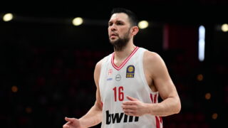 Ο Κώστας Παπανικολάου