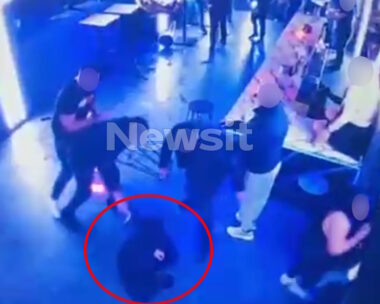 Πάτρα: Σκληρές εικόνες από την άγρια συμπλοκή σε κλαμπ που οδήγησε στον θάνατο 30χρονο – Τον χτυπούσαν με σκαμπό και κλωτσιές στο κεφάλι