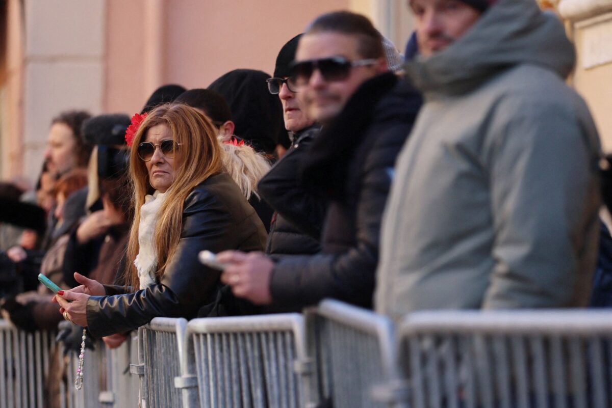 Κόσμος για το τελευταίο αντίο στην Μπριζίτ Μπαρντό