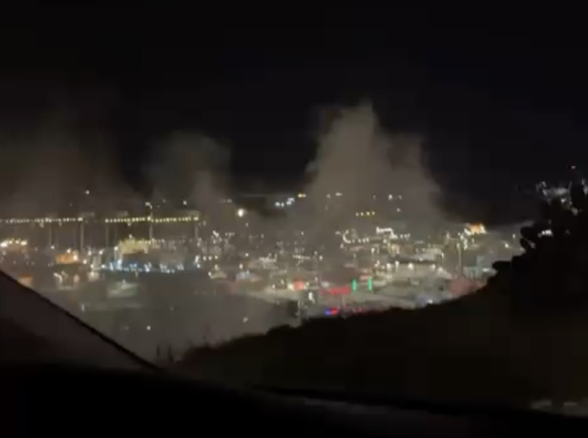 Μεγάλη φωτιά κοντά στα Καζάνια στο Πέραμα