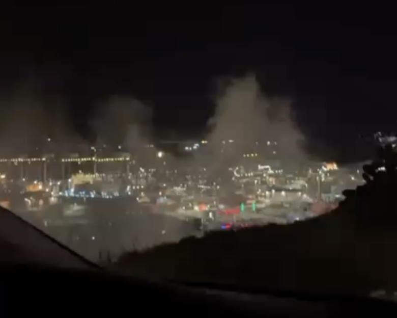 Μεγάλη φωτιά κοντά στα Καζάνια στο Πέραμα