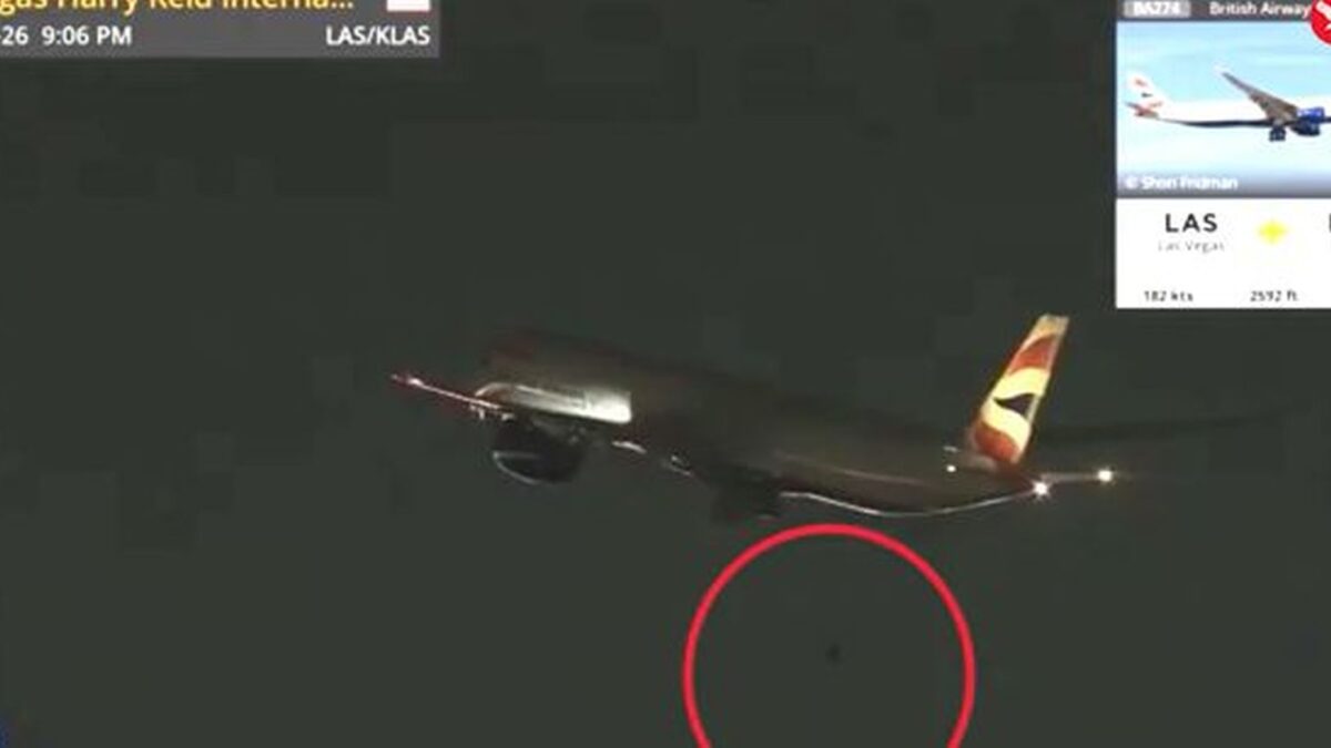 Τροχός αεροπλάνου της British Airways πέφτει κατά την απογείωση