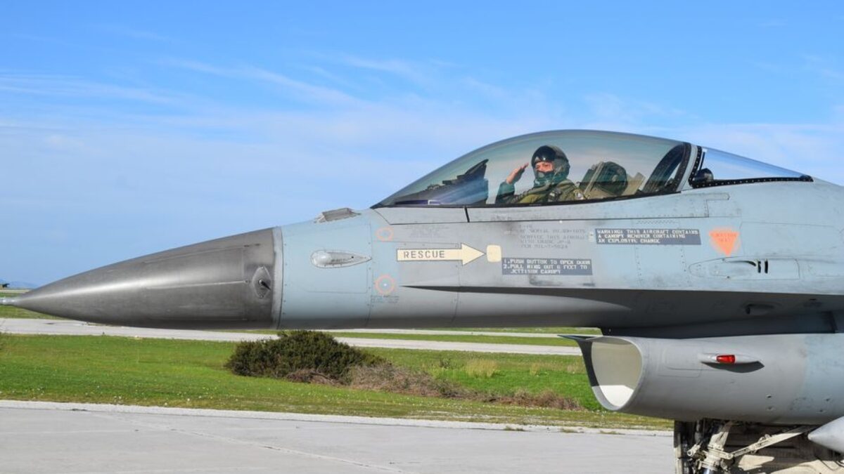 Πιλότος πολεμικής αεροπορίας