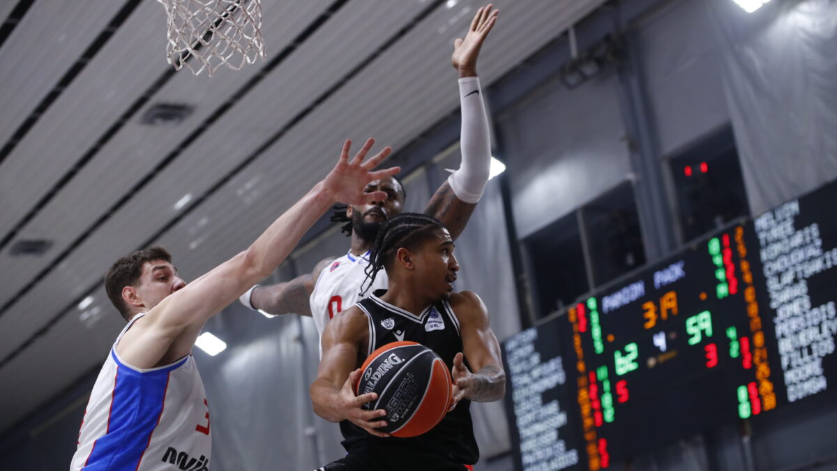 Στιγμιότυπο από το παιχνίδι του Πανιωνίου με τον ΠΑΟΚ (ΣΤΕΛΙΟΣ ΣΤΕΦΑΝΟΥ