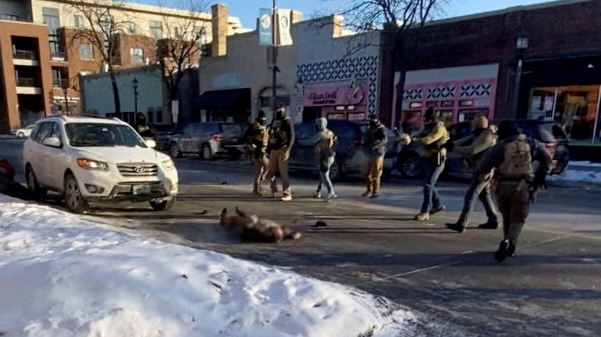 Ο Άλεξ Πρέτι νεκρός σε δρόμο της Μινεάπολις