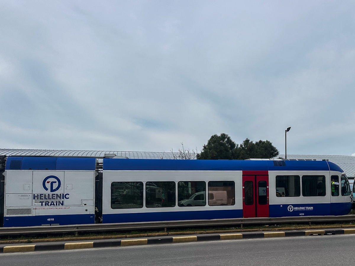 Συρμός του Προαστιακού στην Πάτρα