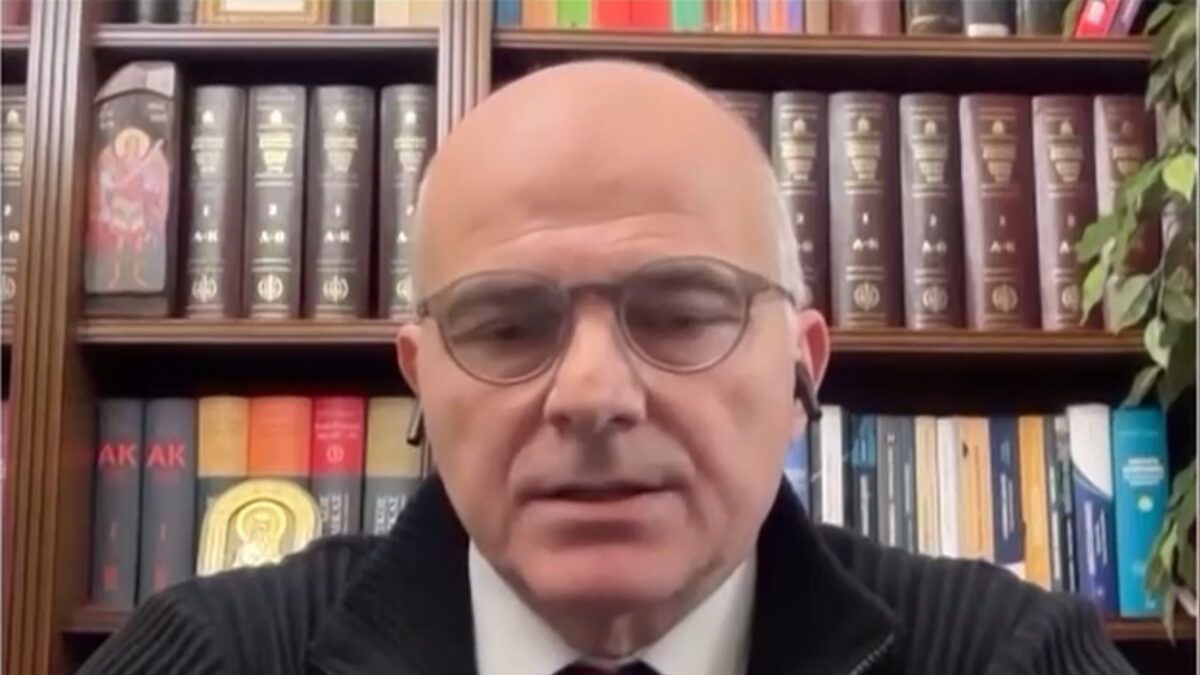 Ο Αντώνης Ψαρόπουλος