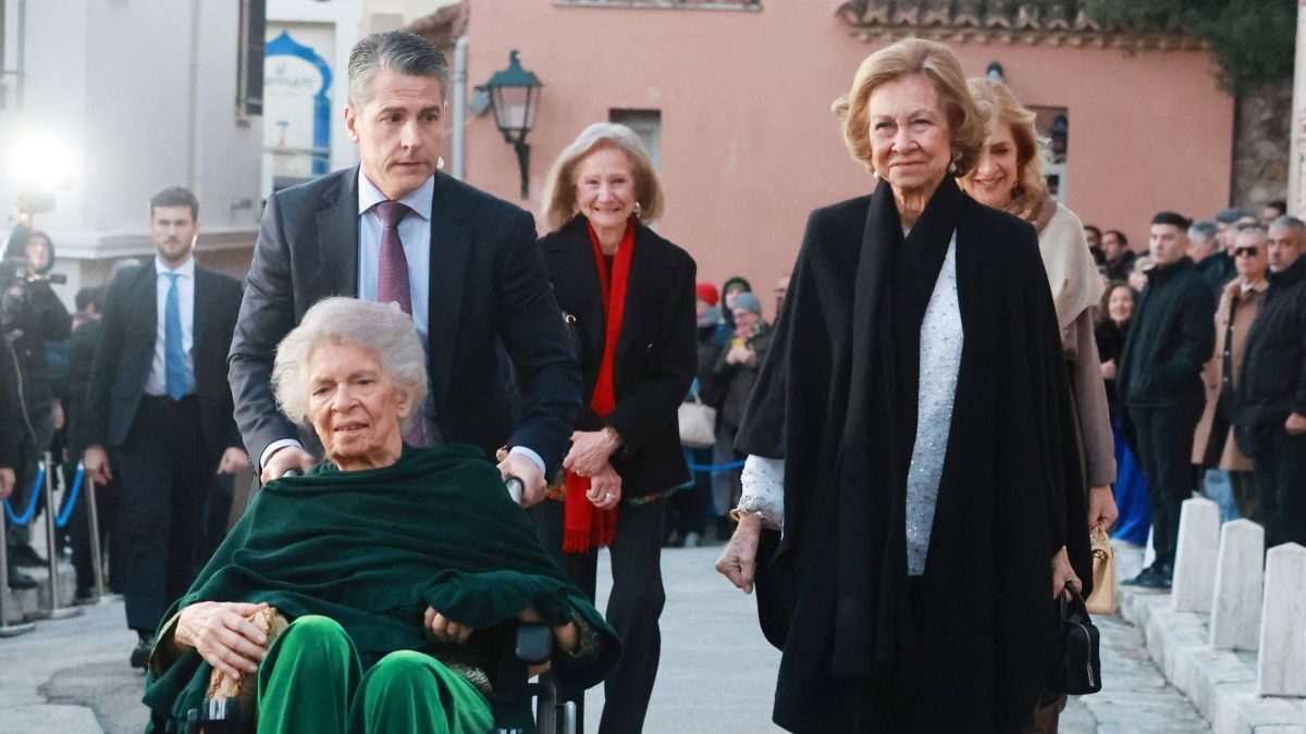 H βασίλισσα Σοφία με την αδερφή της πριγκίπισσα Ειρήνη