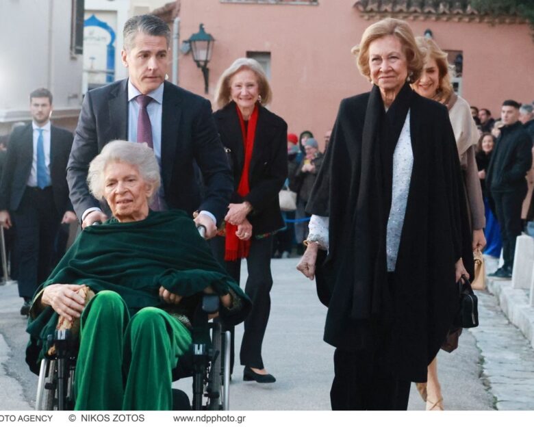 H βασίλισσα Σοφία με την αδερφή της πριγκίπισσα Ειρήνη