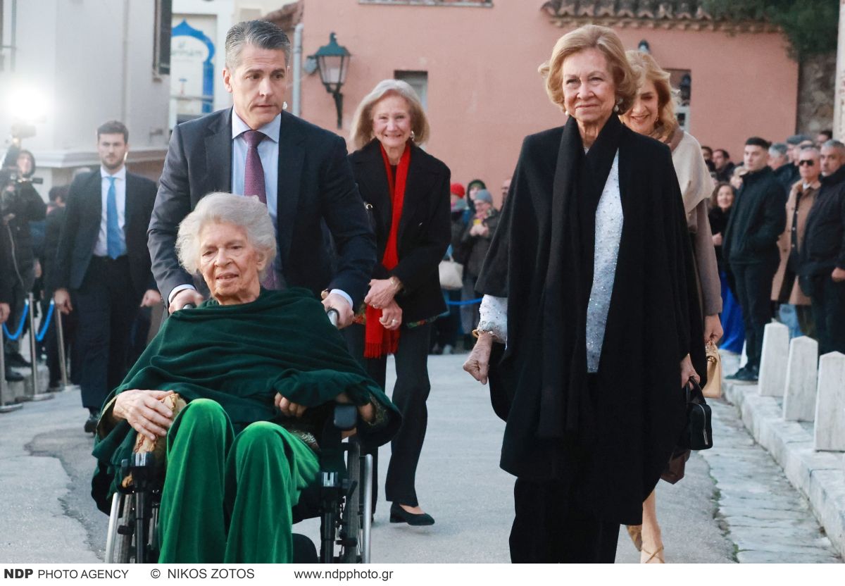 H βασίλισσα Σοφία με την αδερφή της πριγκίπισσα Ειρήνη