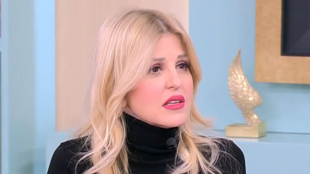 Η Έλενα Ράπτη κατά τη διάρκεια της συνέντευξης