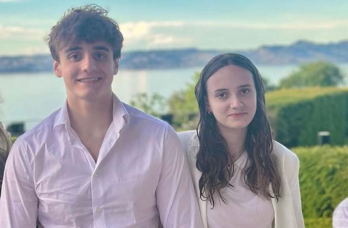 Ο Ρομαίν και η 15χρονη αδερφή του Αλίκη που αγνοείται μετά τη φωτιά στο Κραν Μοντανά