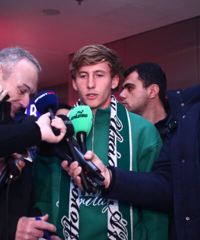 Ο Σαντίνο στην άφιξή του στην Αθήνα