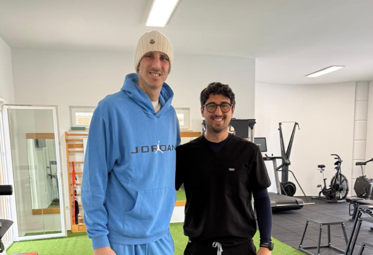 Ο Ακίλε Πολονάρα επέστρεψε στο γυμναστήριο μετά τη μάχη με τη λευχαιμία