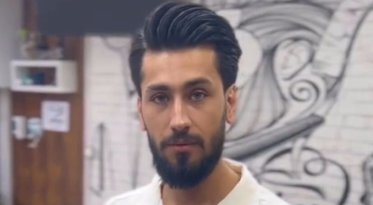 Σαγιάν Ασαντόλαχι, κομμωτής