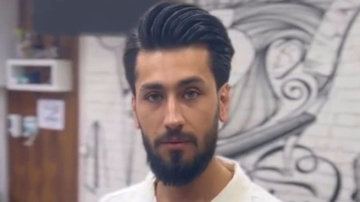 Σαγιάν Ασαντόλαχι, κομμωτής