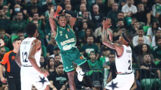 Ο Σορτς κόντρα στην Αρμάνι (ΜΑΡΚΟΣ ΧΟΥΖΟΥΡΗΣ