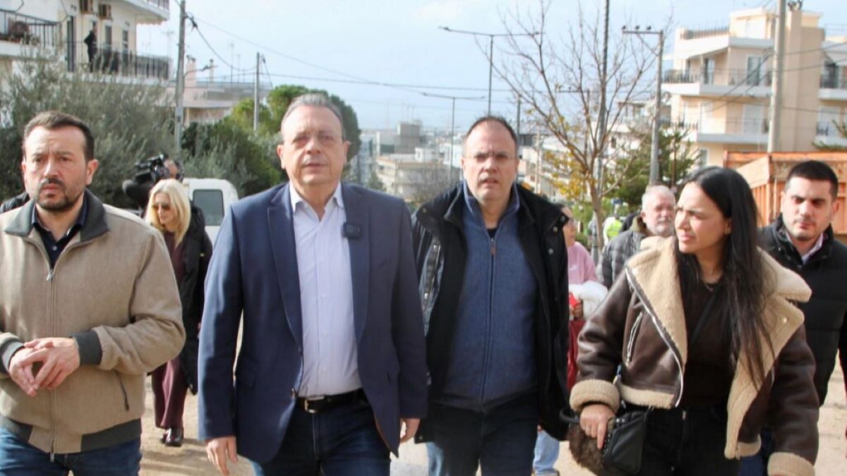 Ο πρόεδρος του ΣΥΡΙΖΑ, Σωκράτης Φάμελλος, στη Γλυφάδα