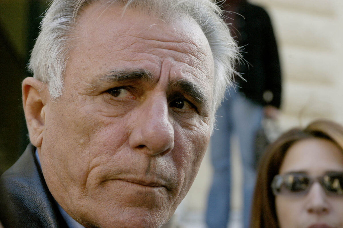 Πέθανε ο δημοσιογράφος Σπύρος Καρατζαφέρης