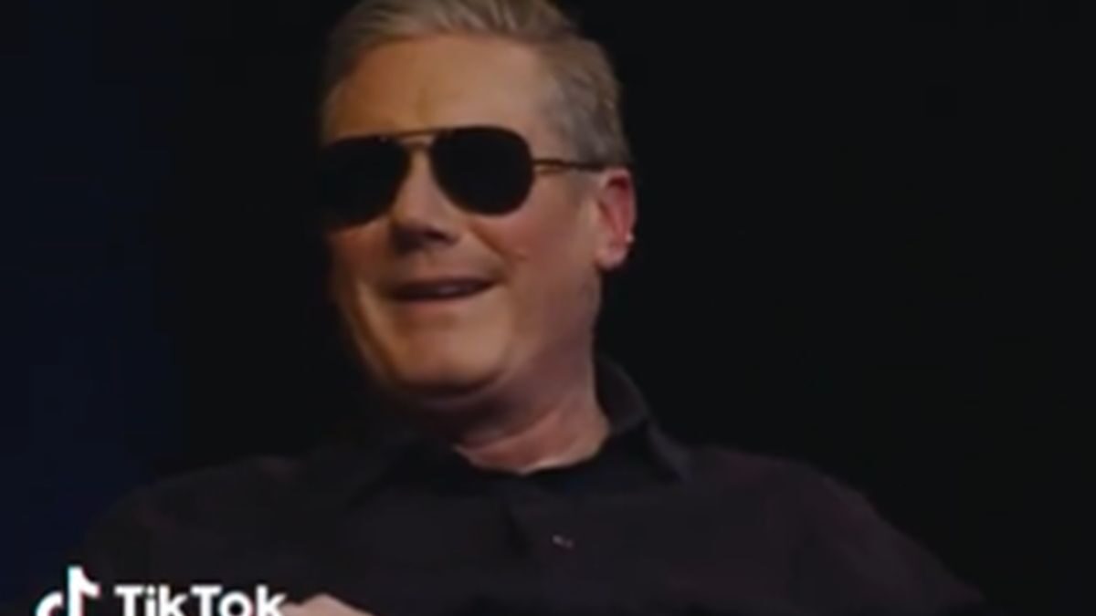 Ο Κιρ Στάρμερ τρολάρει τον Μακρόν