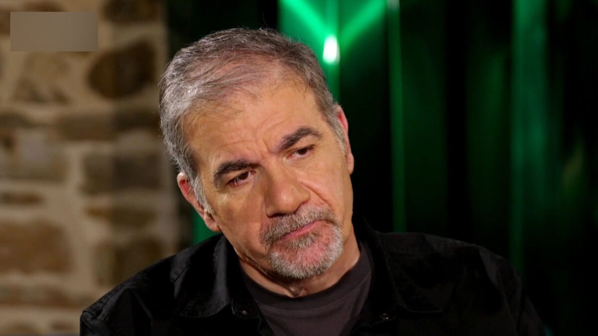 Ο Δημήτρης Σταρόβας κατά τη διάρκεια της συνέντευξης