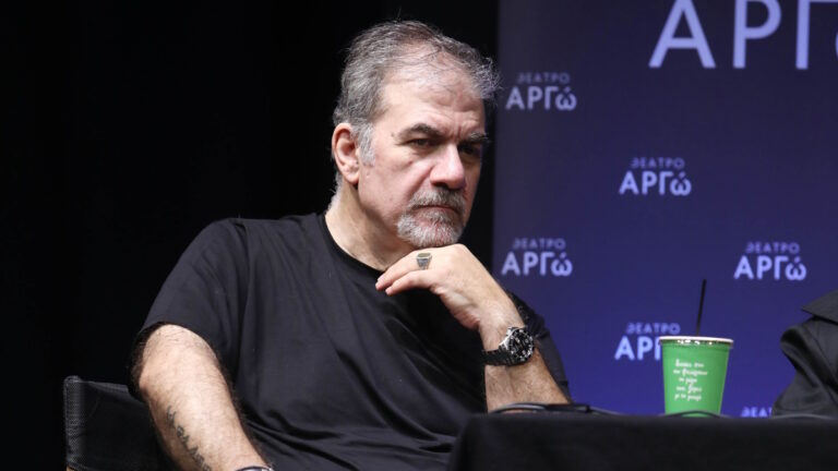 Δημήτρης Σταρόβας