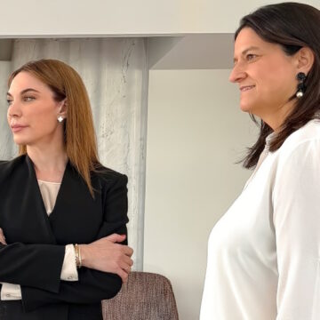 Η Νίκη Κεραμέως και η Τατιάνα Στεφανίδου