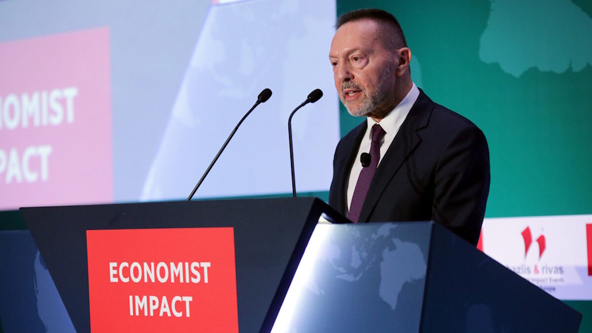 O Γιάννης Στουρνάρας