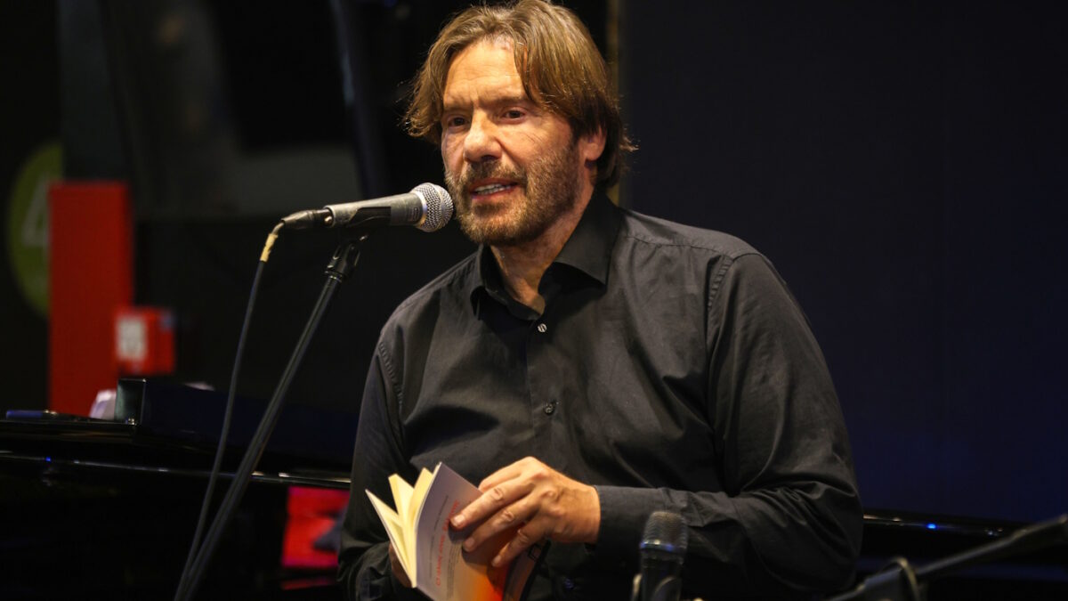 Στράτος Τζώρτζογλου