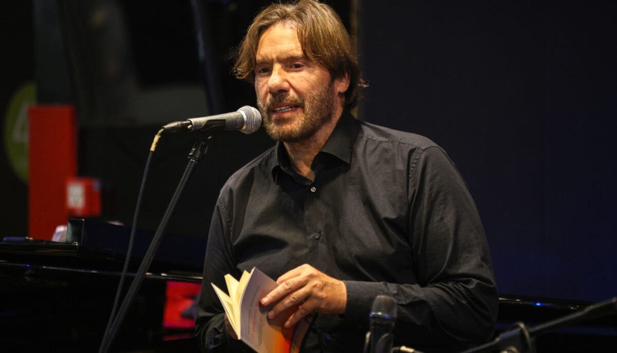 Στράτος Τζώρτζογλου