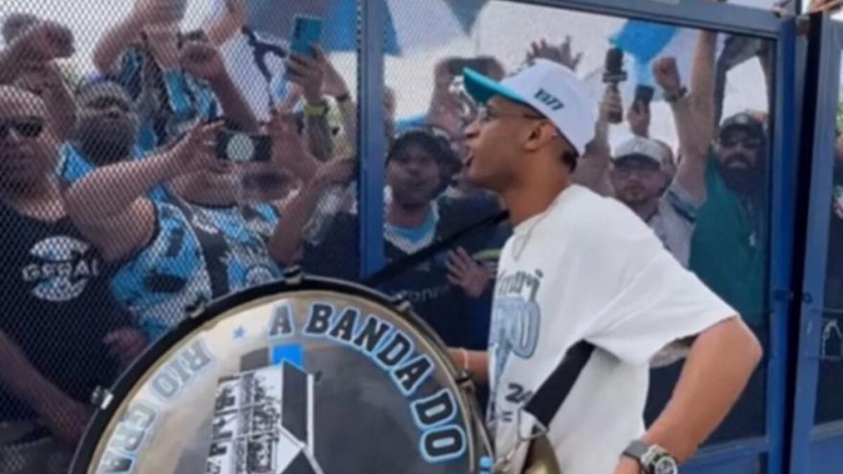 Ο Τετέ πήρε το τύμπανο και ξεσήκωσε τους οπαδούς της Γκρέμιο