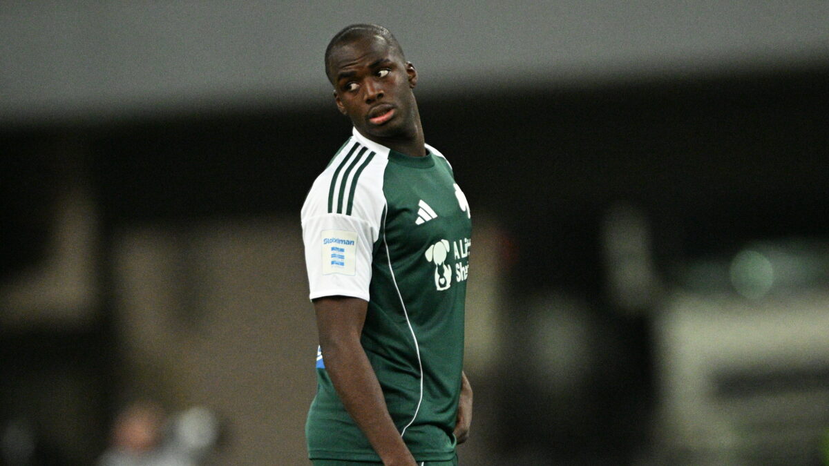 Ο Τετέι στον αγώνα με τον Πανσερραϊκό (ΑΝΤΩΝΗΣ ΝΙΚΟΛΟΠΟΥΛΟΣ