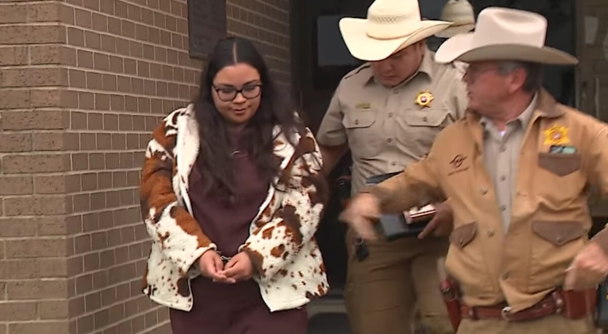 Τέξας: Καθηγήτρια κατηγορείται για βιασμό 14χρονου στο αυτοκίνητό της - Αλλα δύο παιδιά βρίσκονταν στο πίσω κάθισμα