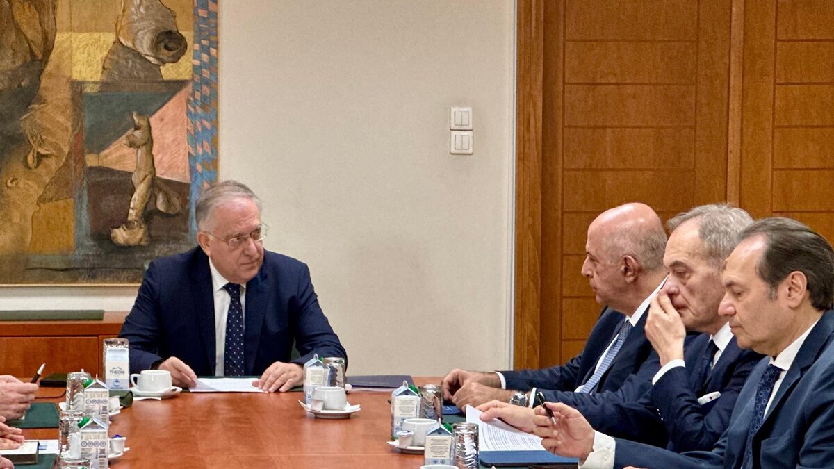 Ο υπουργός Ανάπτυξης Τάκης Θεοδωρικάκος σε συνάντηση εργασίας με αντιπροσωπεία του Συνδέσμου Επιχειρήσεων και Βιομηχανιών (ΣΕΒ)