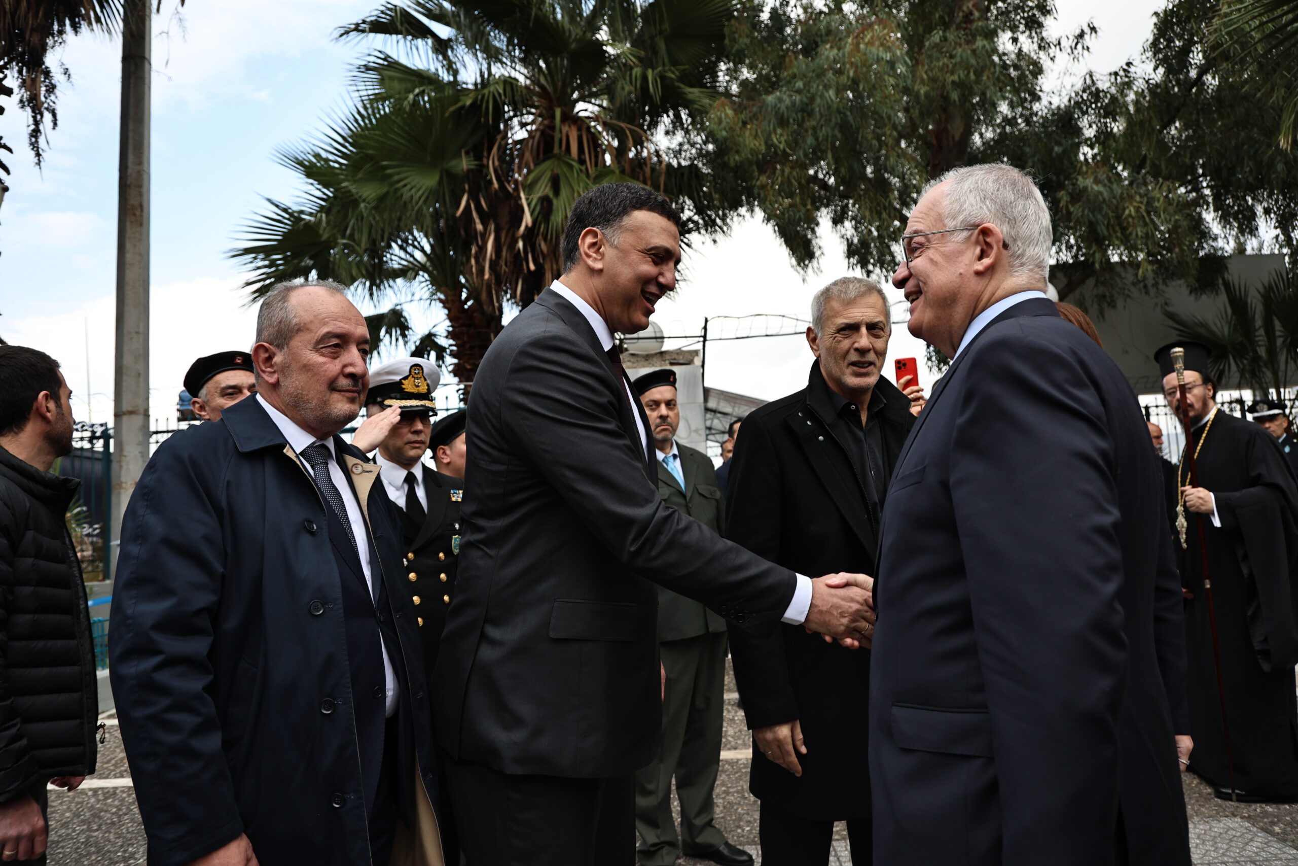 Ο Βασίλης Κικίλιας με τον Κωνσταντίνο Τασούλα και τον Γιάννη Μώραλη