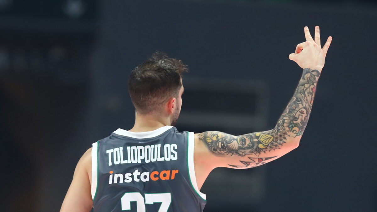 Ο Τολιόπουλος