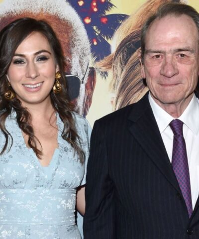 Ο Τόμι Λι Τζόουνς και η κόρη του