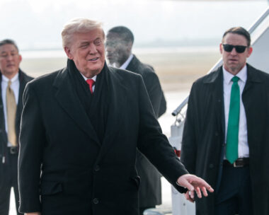 Ο Αμερικανός πρόεδρος στο αεροδρόμιο της Ζυρίχης